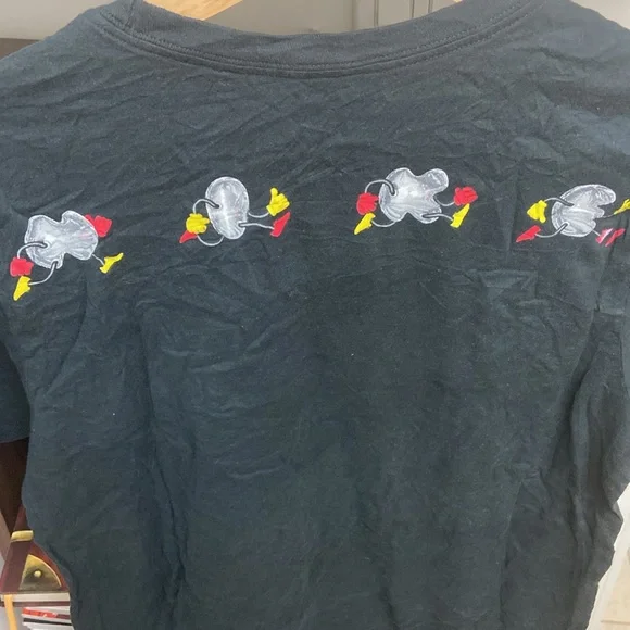 Vintage Nike Air Black T-Shirt with Yellow and White Logo - Picture 4 of 5